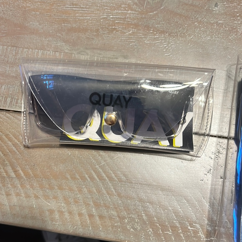 Quay sunglasses work only 2 twice